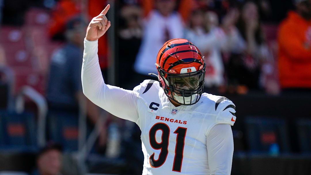 Cincinnati Bengals defensive end Trey Hendrickson (91) celebrates as time winds down in the fourth quarter of the NFL Week 1 game between the Cleveland Browns and the Cincinnati Bengals at Huntington Bank Field in Cleveland on Sunday, Sept. 7, 2025. The Bengals begin the season with a 17-16 win over the Browns.