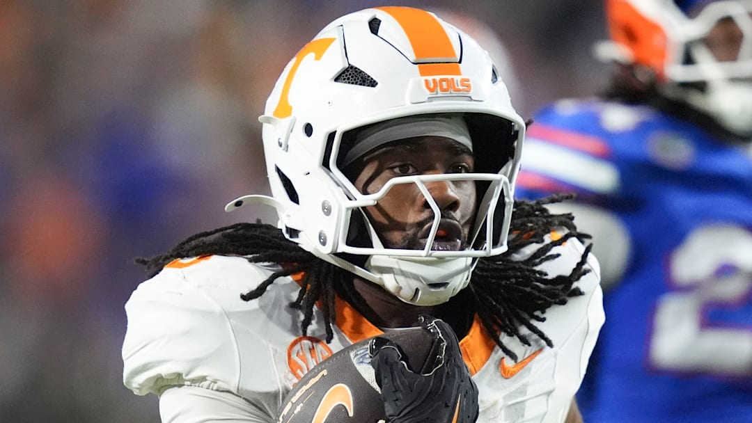 Tennessee running back Star Thomas (9) runs toward the end zone during a college football game between Tennessee and Florida at Ben Hill Griffin Stadium in Gainesville, Florida., on Nov. 22, 2025.