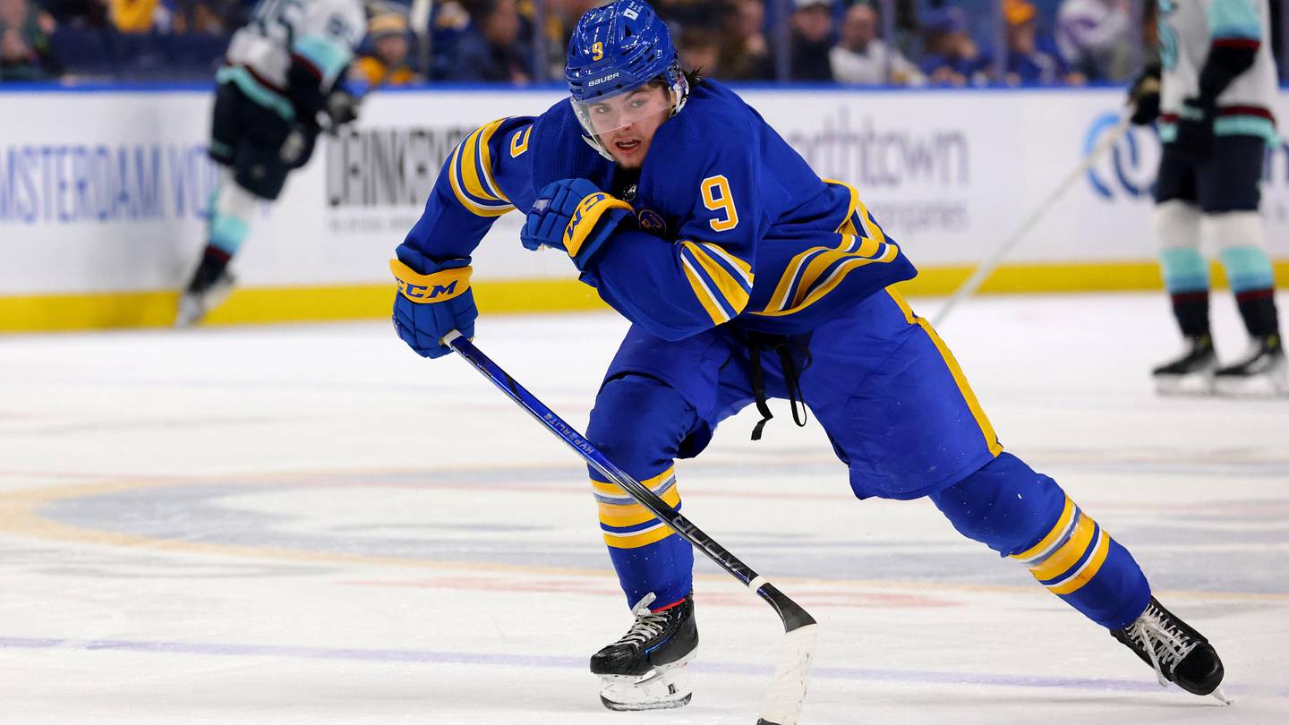 Buffalo Sabres forward Zach Benson has no luck when it comes to the referees - Vimarsana News