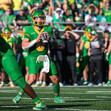 Aug 31, 2024; Eugene, Oregon, USA; Oregon Ducks quarterback Dillon Gabriel (8) sets up to pass during the second quarter against the Idaho Vandals at Autzen Stadium. Mandatory Credit: Craig Strobeck-USA TODAY Sports