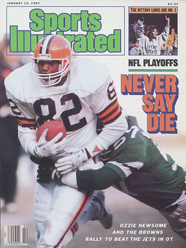 Former Alabama standout Ozzie Newsome on the cover of Sports Illustrated