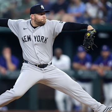 Aug 6, 2025; Arlington, Texas, USA; New York Yankees relief pitcher David Bednar (53) throws a pitch during the ninth inning against the Texas Rangers at Globe Life Field. Mandatory Credit: Tim Heitman-Imagn Images