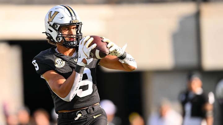 Nov 8, 2025; Nashville, Tennessee, USA;  Vanderbilt Commodores tight end Eli Stowers (9) against the Auburn Tigers during pre-game warmups at FirstBank Stadium. Mandatory Credit: Steve Roberts-Imagn Images