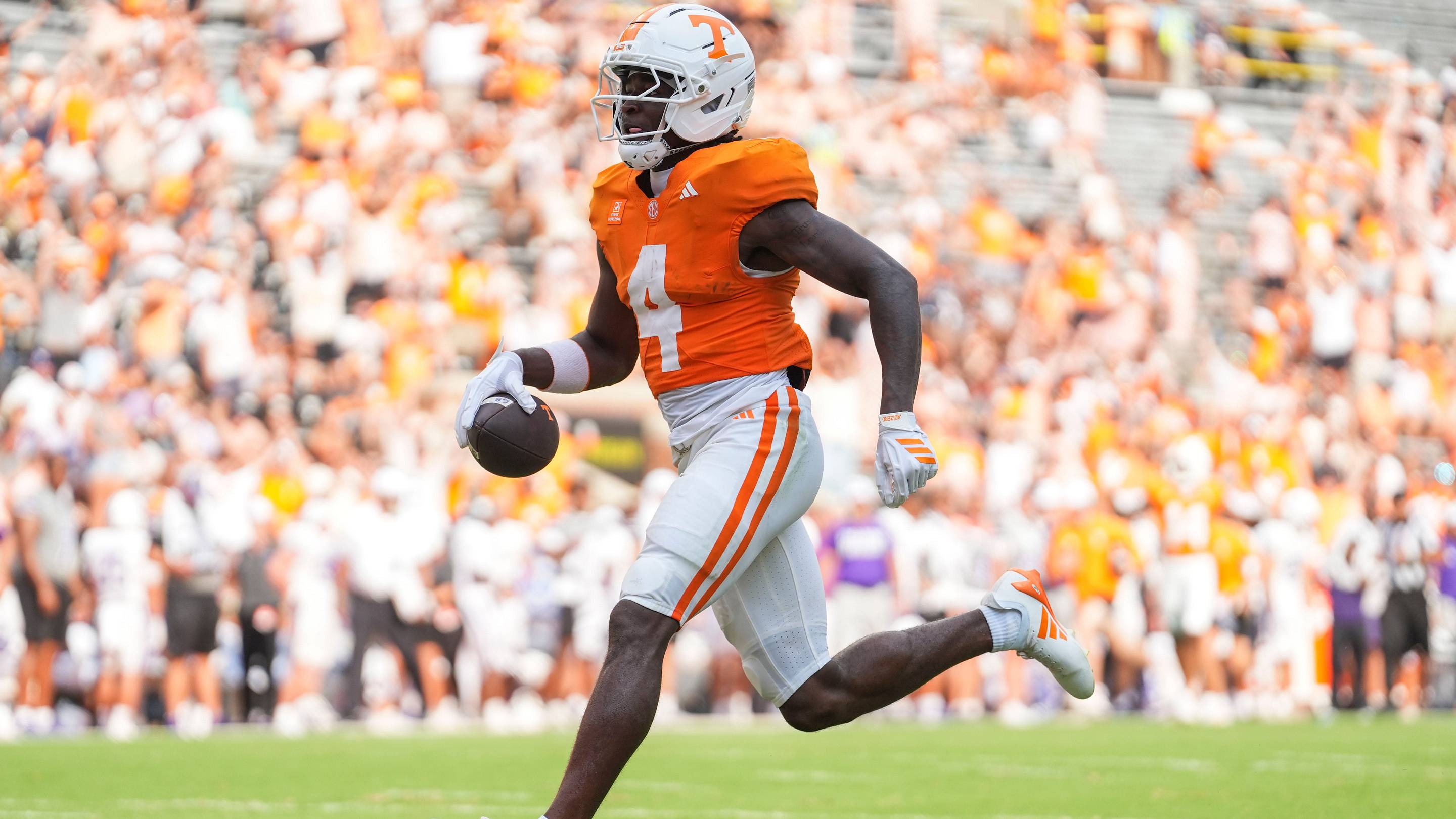 Top Performers From Tennessee Football's Defeat vs. Texas