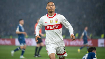 Enzo Millot im Stuttgart-Trikot. In der kommenden Saison wird er für Al Ahli auflaufen