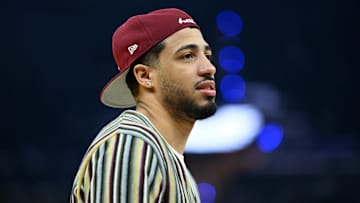Indiana Pacers guard Tyrese Haliburton (0) on the sidelines against the Golden State Warriors.