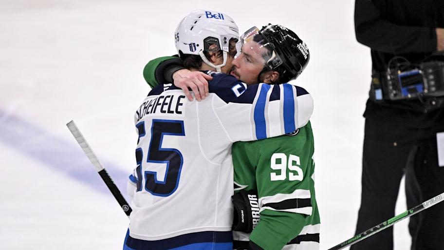 Stars fans are going viral for their generosity towards Scheifele after the unexpected passing of his father.  | Jerome Miron-Imagn Images