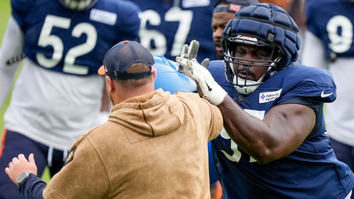 Former Bengals defensive tackle Andrew Billings, the main Bears force up front against the run, works early in Thursday's joint practice.