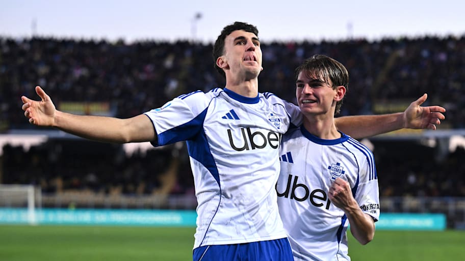 Jacobo Ramón (left) and Nico Paz.