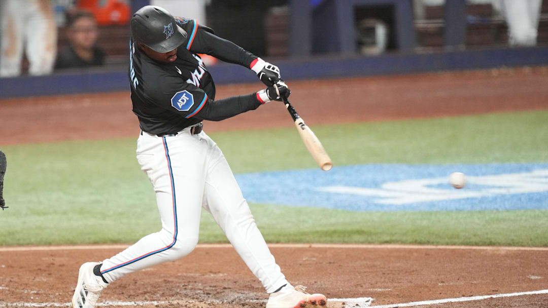 Xavier Edwards hits a single