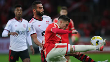 Flamengo e Internacional duelam pela rodada 30 da Série A do Brasileirão.