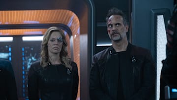 Jeri Ryan as Seven of Nine, Todd Stashwick as Captain Liam Shaw in "Surrender" Episode 308, Star Trek: Picard on Paramount+. Photo Credit: Trae Patton/Paramount+. ©2021 Viacom, International Inc. All Rights Reserved.