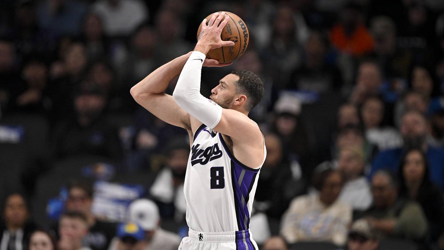 Gorgeous Kings' Domantas Sabonis, Zach Lavine Out Vs. Warriors; Jimmy Butler Questionable Scene Art