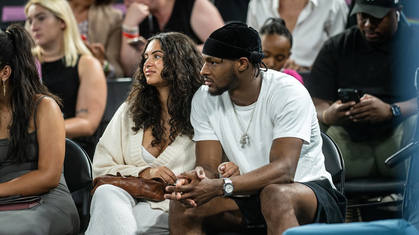 Bronny James, Parker Whitfield Join LeBron Family Hawaii Golf Trip