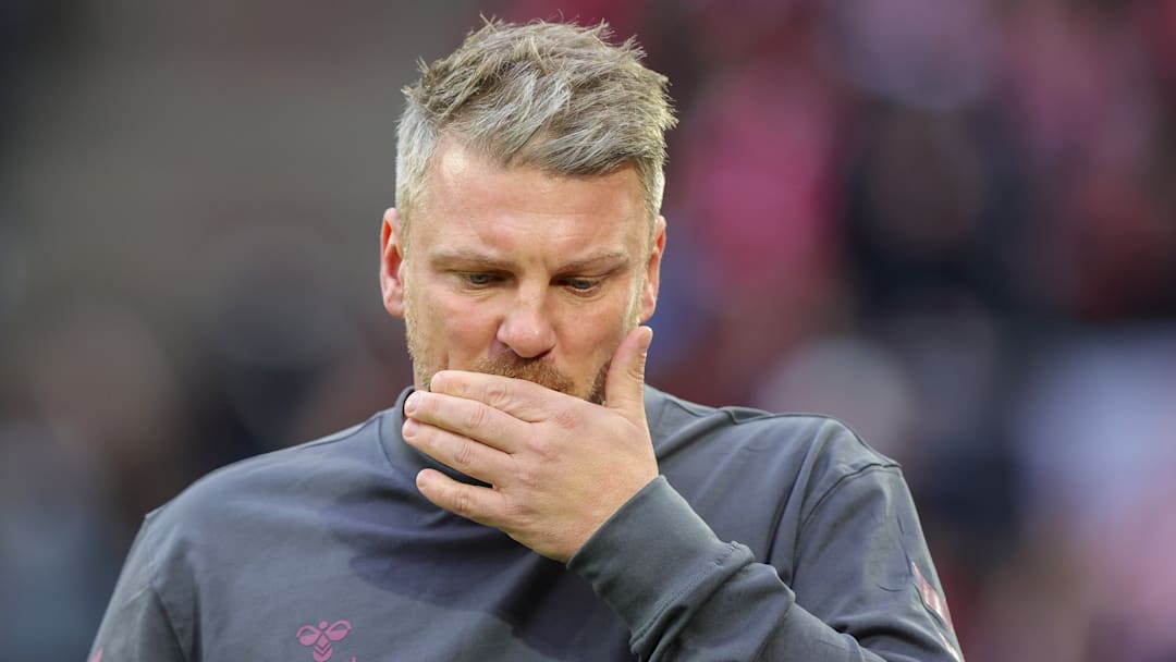 Lukas Kwasniok hadert mit dem 1:1 gegen St. Pauli