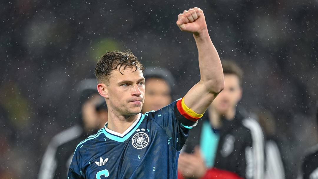 Joshua Kimmich steht in den Top 10 der DFB-Spieler mit den meisten Einsätzen Joshua Kimmich steht in den Top 10 der DFB-Spieler mit den meisten Einsätzen
