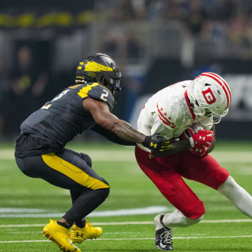 Mar 31, 2024; San Antonio, TX, USA;  DC Defenders wide receiver Ty Scott (19) catches a passes against San Antonio Brahmas cornerback Darius Phillips (2) in the first half at The Alamodome. Mandatory Credit: Daniel Dunn-USA TODAY Sports