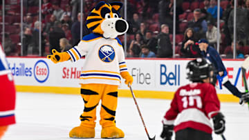 Buffalo Sabres mascot Sabretooth