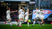 Die DFB-Frauen jubeln in Dundee