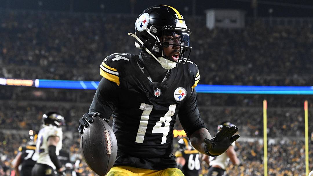 Former Pittsburgh Steelers running back Kenneth Gainwell was a valuable fantasy player in PPR leagues last season.