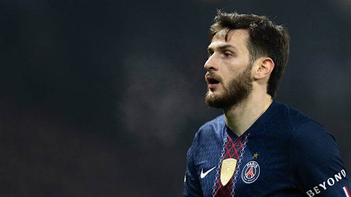 Khvicha Kvaratskhelia et le PSG sont dans l'actualité foot du jour Khvicha Kvaratskhelia et le PSG sont dans l'actualité foot du jour