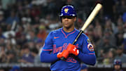 May 7, 2025; Phoenix, Arizona, USA; New York Mets outfielder Juan Soto (22) gets ready to hit against the Arizona Diamondbacks in the first inning at Chase Field. Mandatory Credit: Rick Scuteri-Imagn Images