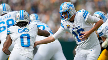 Detroit Lions v Green Bay Packers