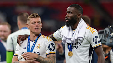 Toni Kroos (l.) und Antonio Rüdiger stehen in der Elf des Jahres