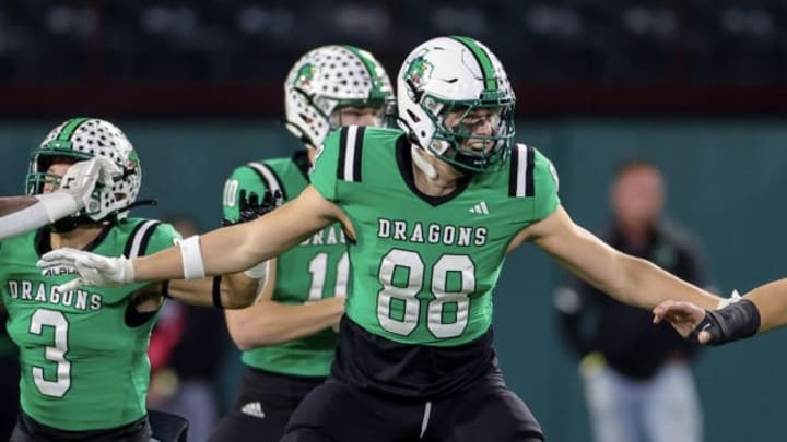 Southlake Carroll (Texas) High School tight end Jack Van Dorselaer is committed to play college football for Tennessee.