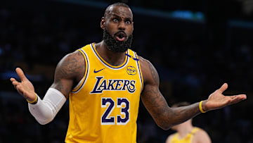 Golden State Warriors v Los Angeles Lakers