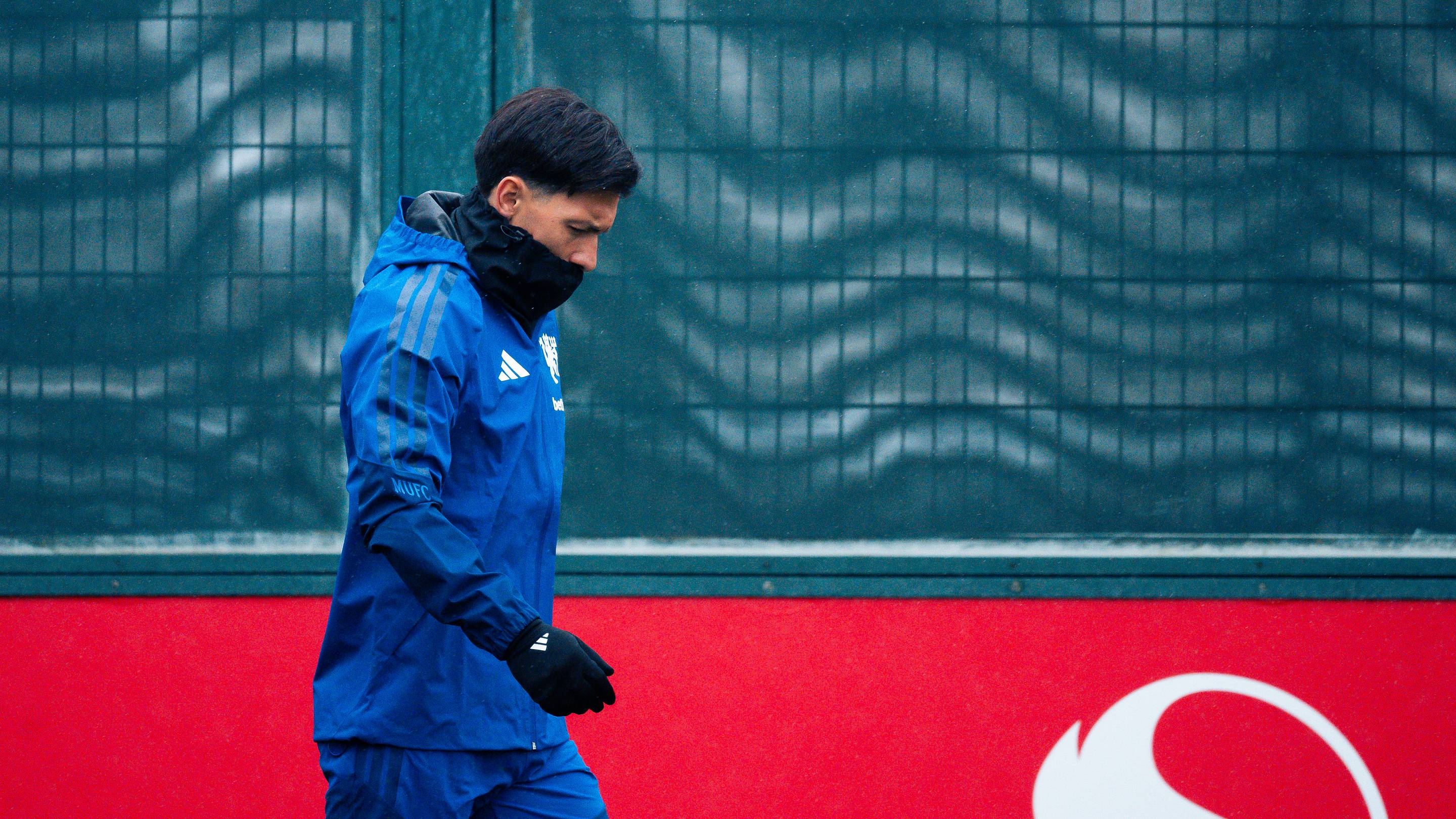 Chelsea should stay clear of building any interest in Lisandro Martinez