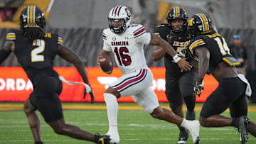 South Carolina Gamecocks quarterback LaNorris Sellers (16) 