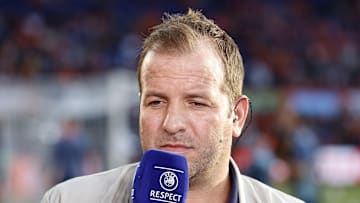 Rafael Van der Vaart on punditry duty