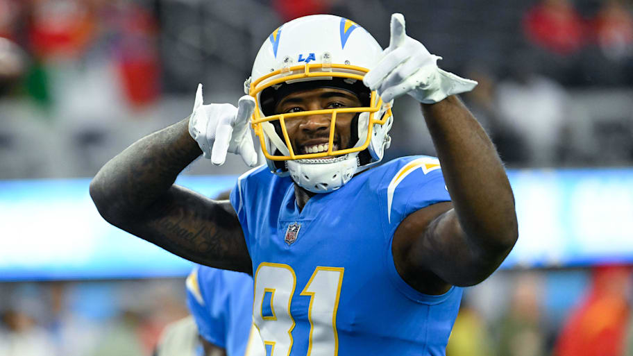 Retired Los Angeles Chargers wide receiver Mike Williams (81) during pregame warmups before playing the Kansas City Chiefs at SoFi Stadium.  | Robert Hanashiro-Imagn Images