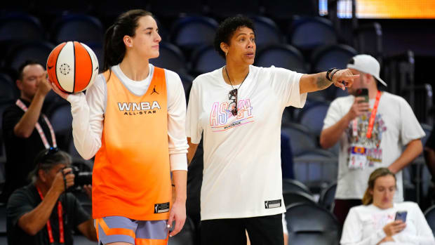 Cheryl Miller coaches Indiana Fever star Caitlin Clark during a practice for the WNBA All-Star Game.