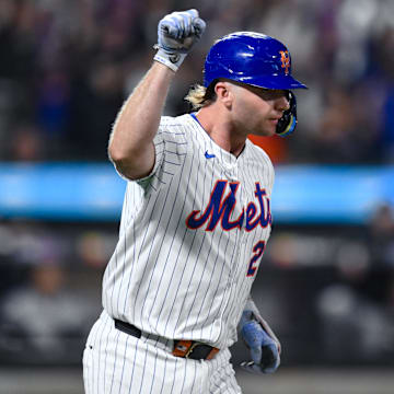 Aug 28, 2025; New York City, New York, USA; New York Mets first baseman Pete Alonso (20) runs the bases after hitting a two run home run against the Miami Marlins during the fifth inning at Citi Field. Mandatory Credit: John Jones-Imagn Images