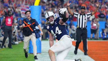 Penn State Nittany Lions tight end Tyler Warren (44)