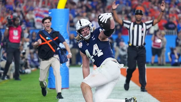tyler-warren-touchdown-penn-state-end-zone