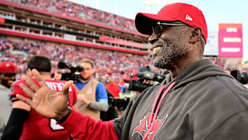 ESPN thinks the Tampa Bay Buccaneers are a best fit for two Top 25 free agents this offseason.