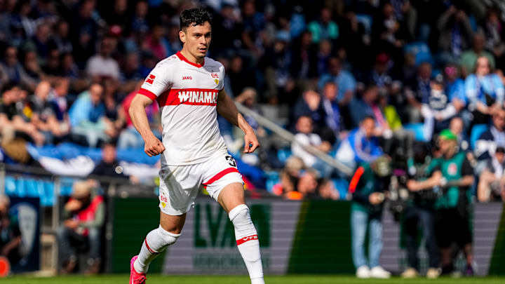Fabian Rieder im Triktot des VfB Stuttgart Fabian Rieder im Triktot des VfB Stuttgart