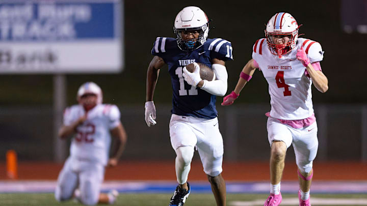 Seaman’s Mike Hurla (17) runs after an interception during a football game against Shawnee Heights, Friday, Oct. 10, 2025 at Seaman High School. Seaman’s Mike Hurla (17) runs after an interception during a football game against Shawnee Heights, Friday, Oct. 10, 2025 at Seaman High School.