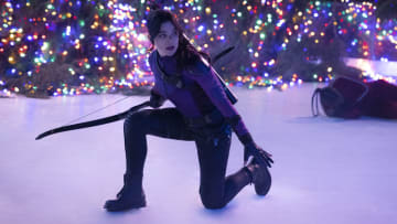 Hailee Steinfeld as Kate Bishop in Marvel Studios' HAWKEYE. Photo by Chuck Zlotnick. ©Marvel Studios 2021. All Rights Reserved.