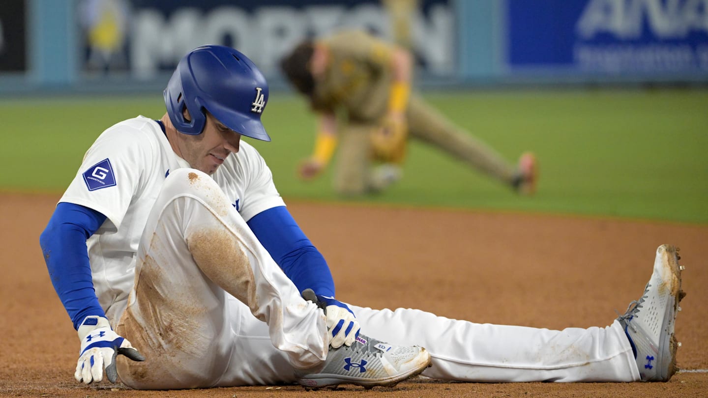 Dave Roberts Provides Concerning Update on Freddie Freeman Injury After  Dodgers' Loss