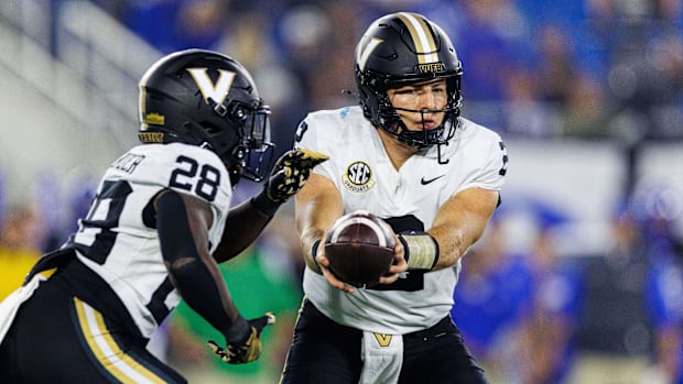 Phil Steele predicts SEC football rankings in 202