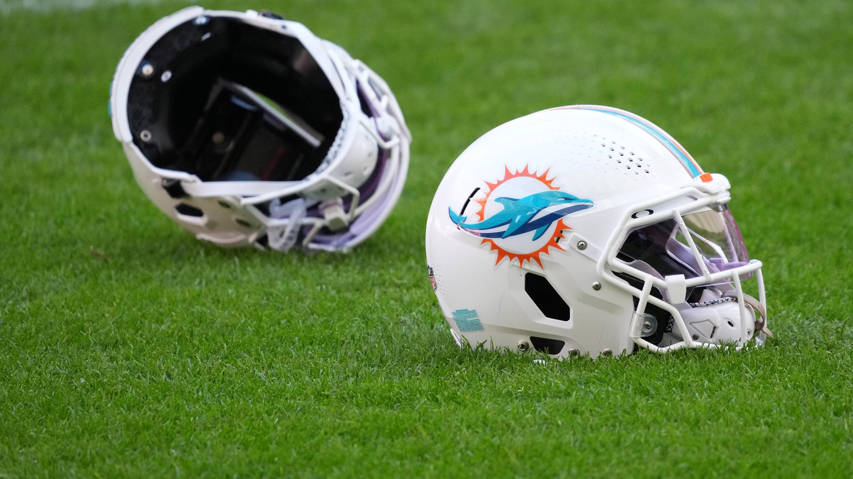 The Giants and Miami Dolphins will hold a joint practice this summer.