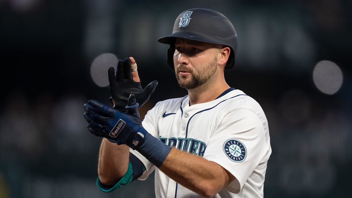 Seattle Mariners Manager Praises Team's BBWAA Award Recipients