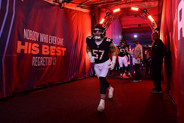 New Cowboys LB Jack Sanborn enters the field while playing for the Bears.