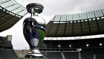TOPSHOT-FBL-EURO-2024-TROPHY