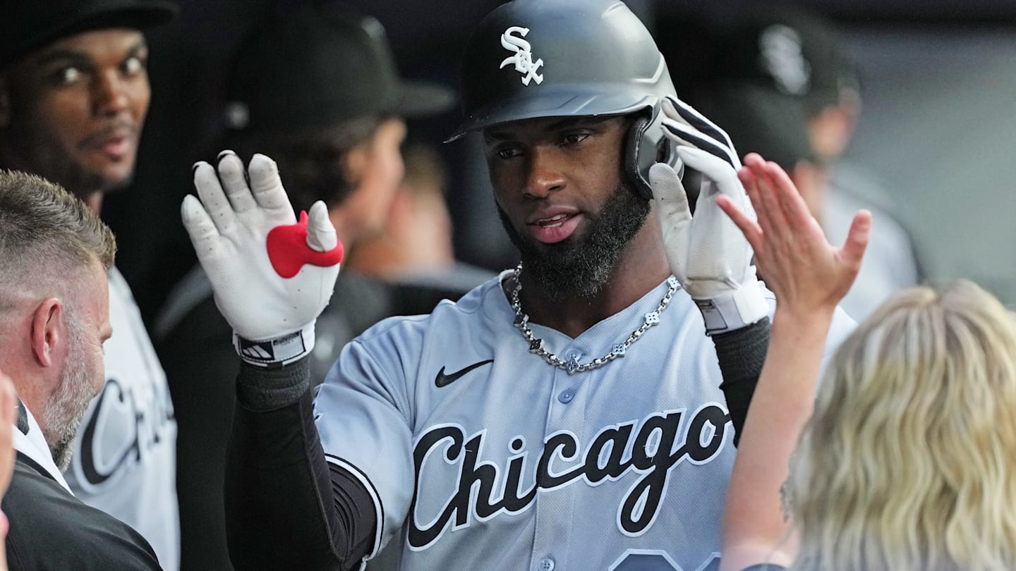 Luis Robert Jr. Injured Amid Trade Uncertainty