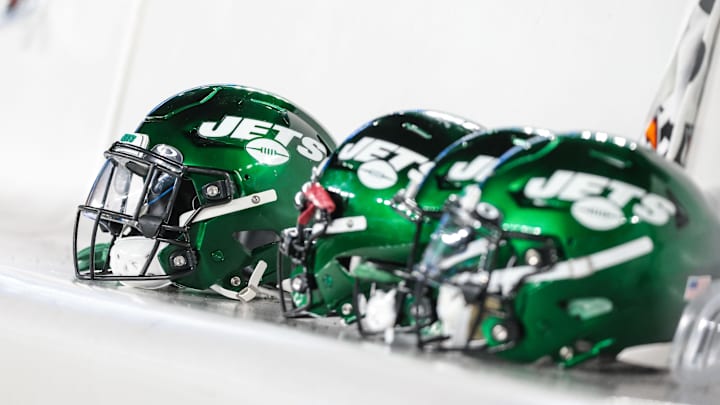 Aug 14, 2021; East Rutherford, New Jersey, USA; New York Jets helmets are seen during the second half of the game between the New York Giants and the Jets at MetLife Stadium. Mandatory Credit: Vincent Carchietta-Imagn Images Aug 14, 2021; East Rutherford, New Jersey, USA; New York Jets helmets are seen during the second half of the game between the New York Giants and the Jets at MetLife Stadium. Mandatory Credit: Vincent Carchietta-Imagn Images